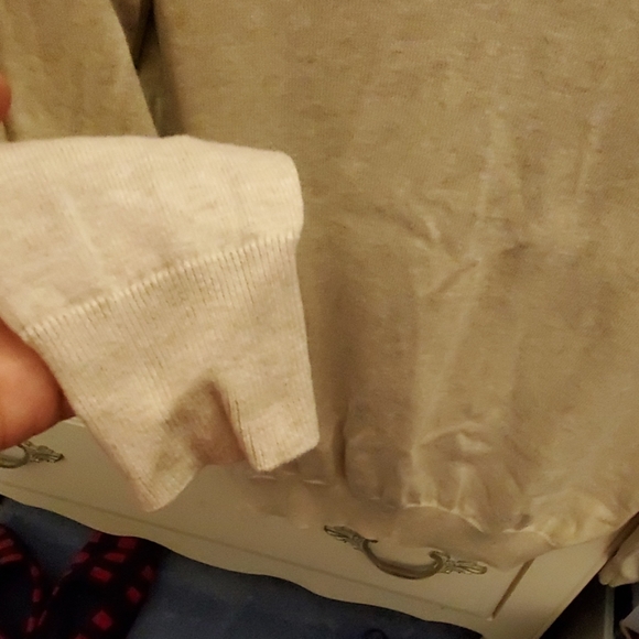 Vineyard Vines tan pullover - Picture 5 of 5